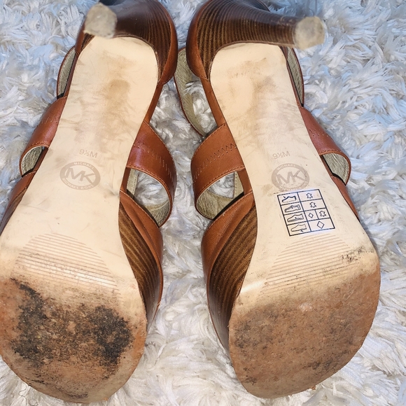 Pretti Camel Heels - Picture 4 of 6